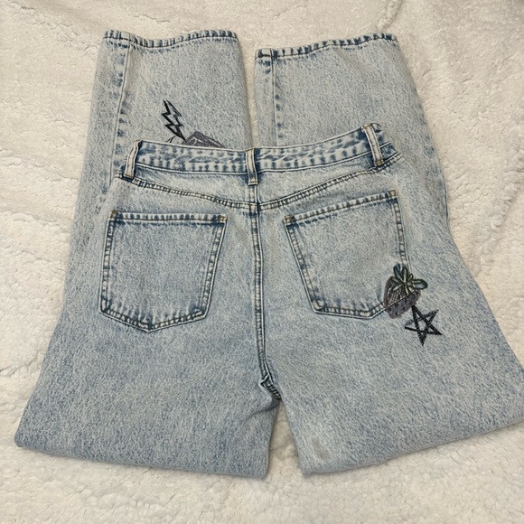 Forever 21 Angel Doodle Embroidered 90s High Rise Jeans Size 29 - Picture 11 of 11